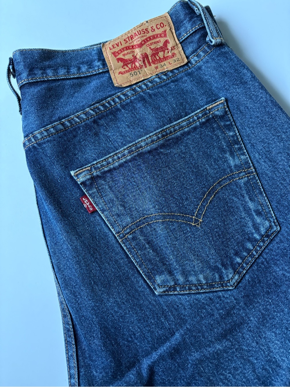 Levi's 501 Straight Leg Jeans Blue Denim Red Tab 34 waist/32 inseam button fly